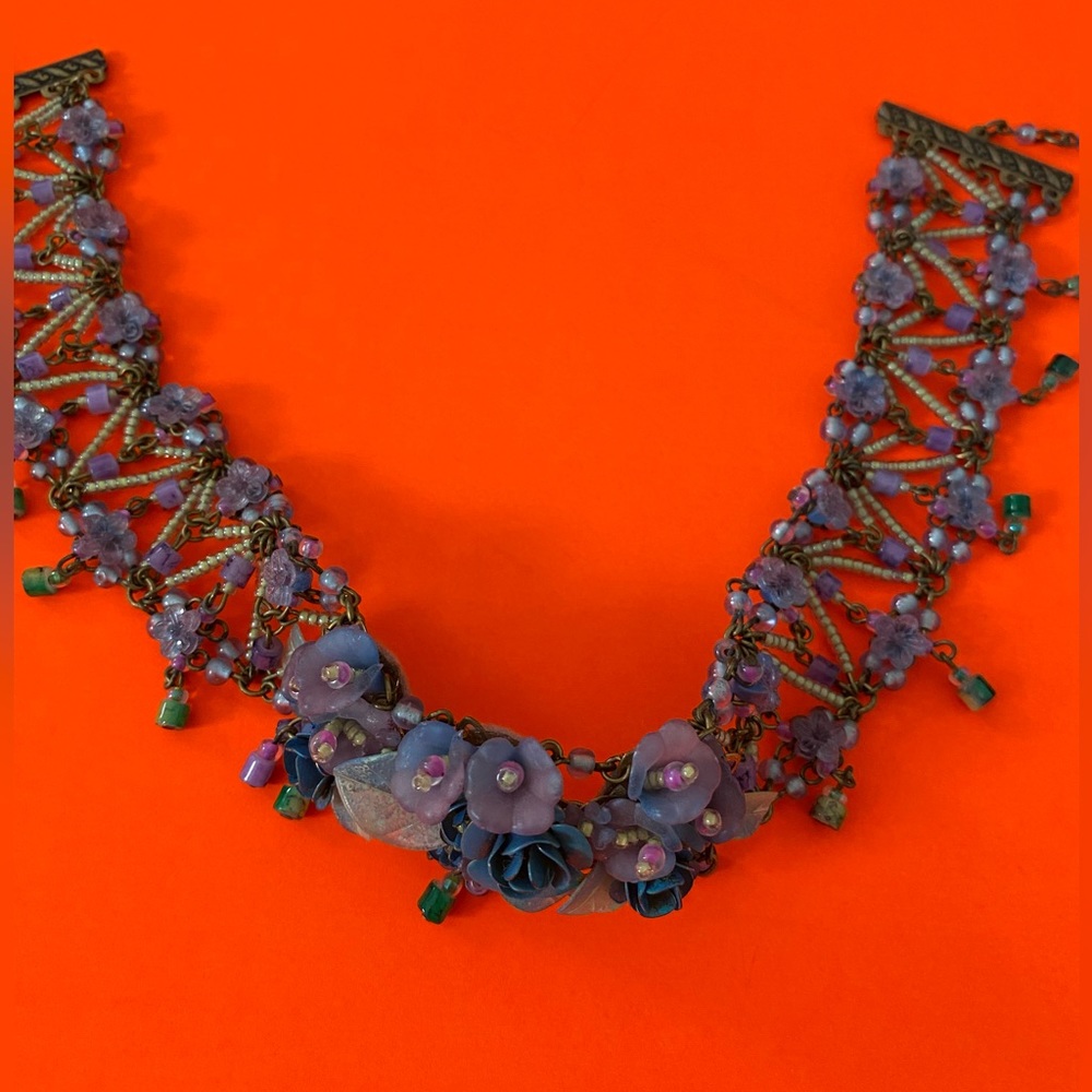 Handmade choker flower necklaces - Picture 1 of 3